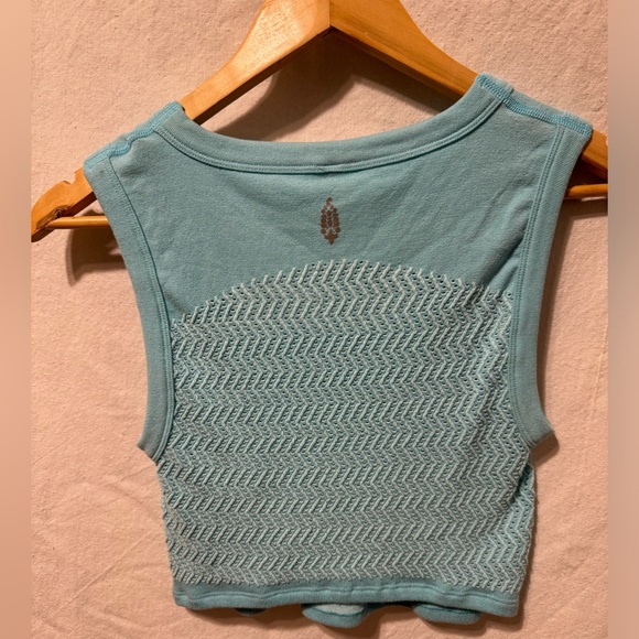 Free People FP Movement Free Throw Textures Muscle Tank Blue Size M/L NWOT - Picture 6 of 6